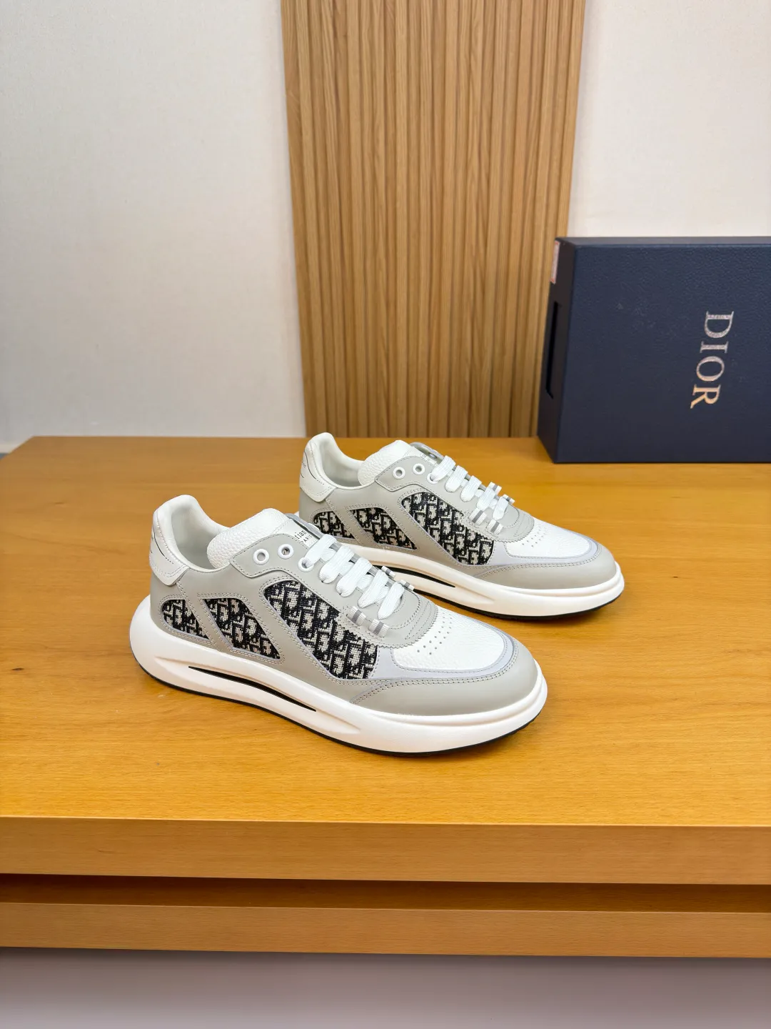 [Dior] Dior P780 men's shoes💰 - High-end quality original order·Casual sports shoes - Upper: 🔝Nappa calfskin, perforated calfskin, brand totem canvas cloth, tongue. Heel. Silk-printed high-frequency brand logo - Inner: water-dyed cowhide, foot pad; brand canvas - Outsole: ultra-light TPU. Rubber foam; two-color molded outsole -Ultra-high quality control·Fine workmanship: outstanding (high-end·nobility·grade) -Size: 39-44 (38, 45, can be customized)·DR0181